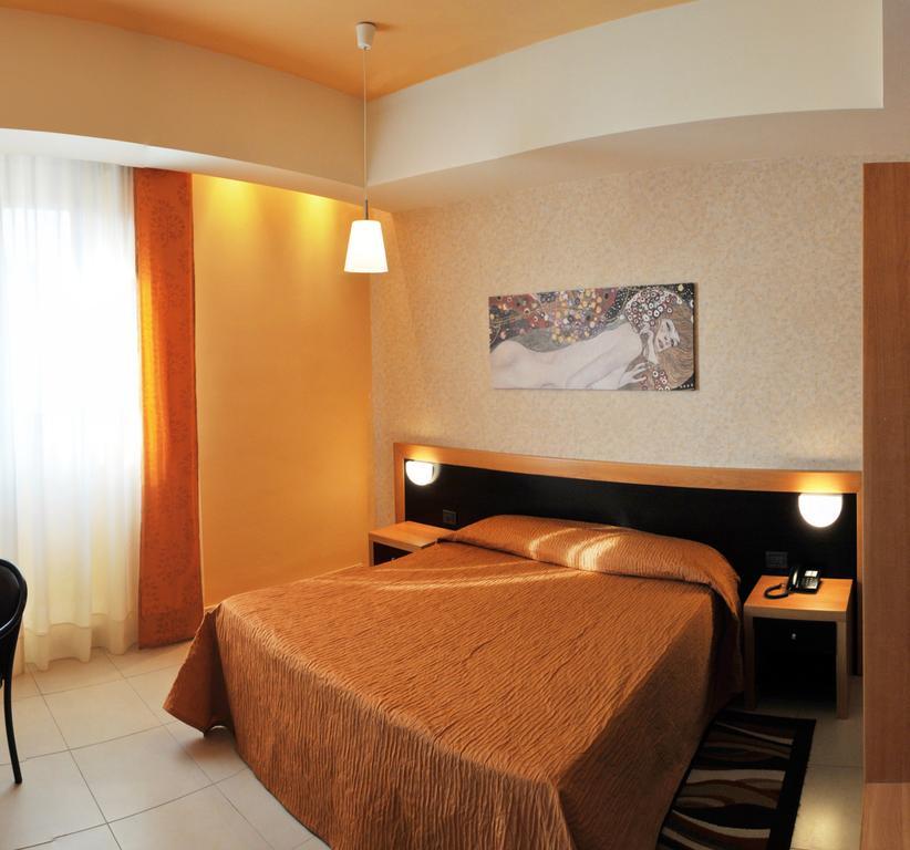 Grand Hotel Italiano Μπενεβέντο Δωμάτιο φωτογραφία